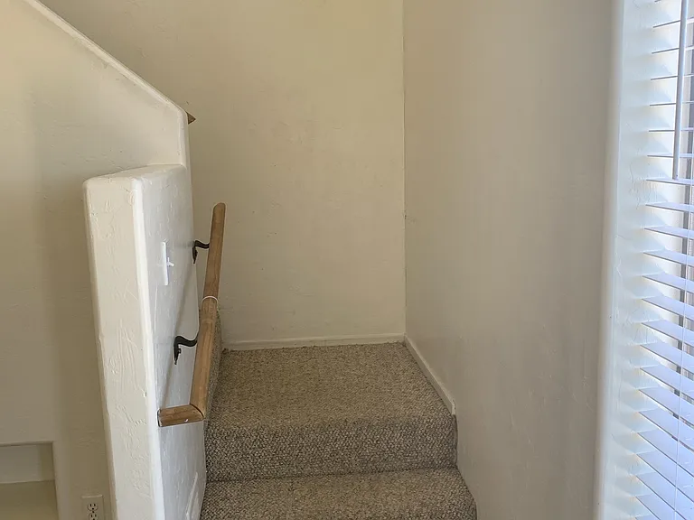 422 Avenida Oriol #A — Photo 3