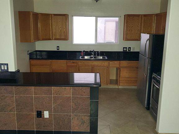3rd image of 626 N Kingsley Dr