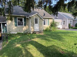 318 McClennan Dr, Fayetteville, NY 13066
