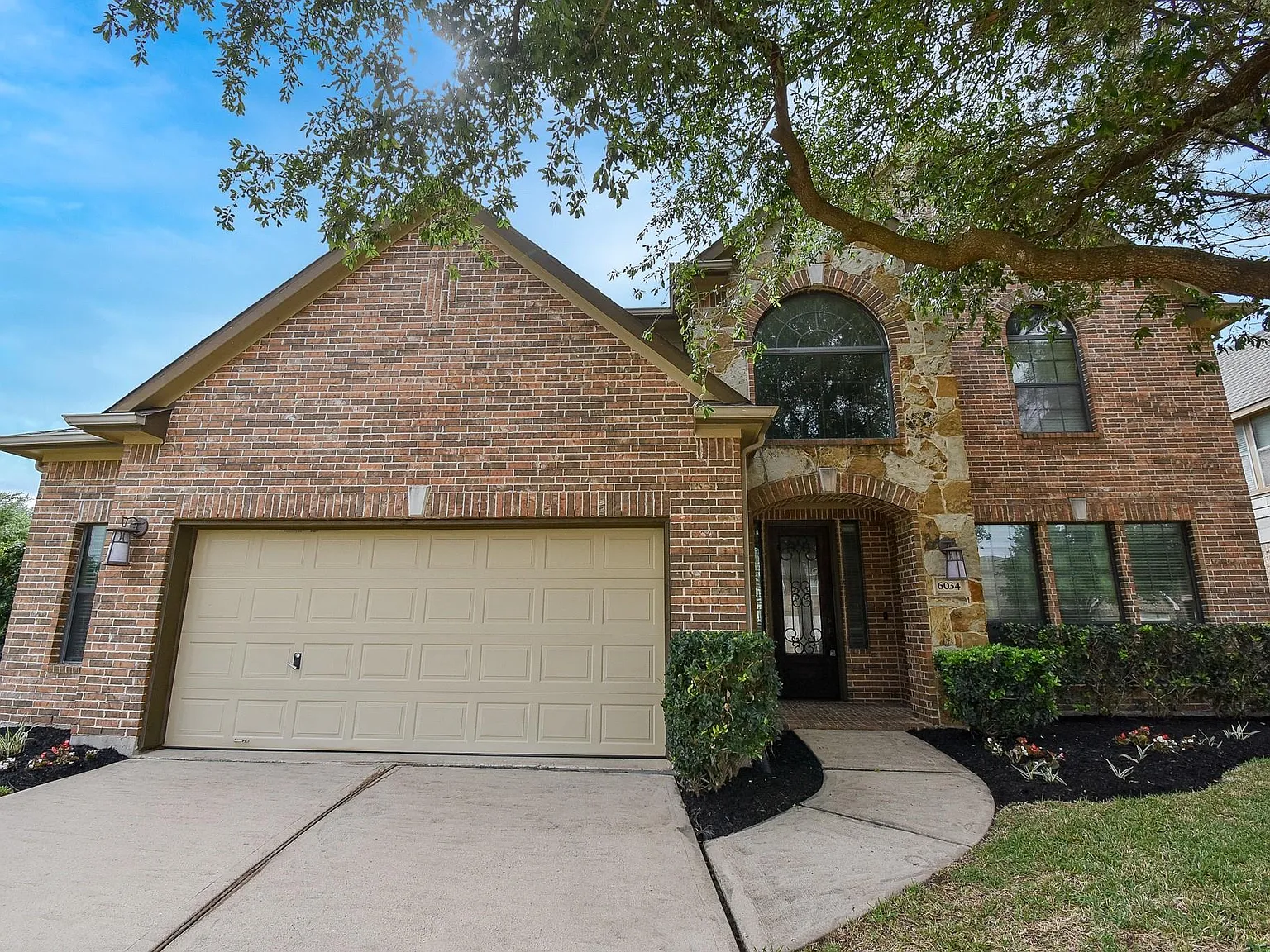 4 bed, 3.5 bath, 3134 sqft, $3,000 — Photo 3