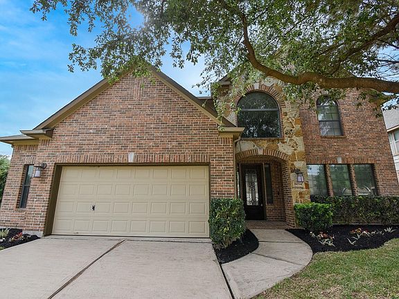3rd image of 6034 Gracys Landing Ln