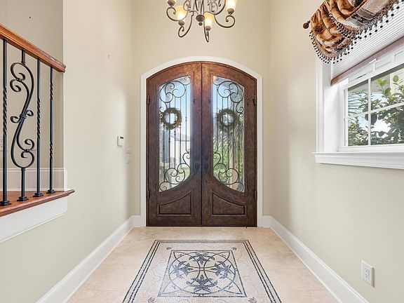 5th image of 336 W Palms Dr.