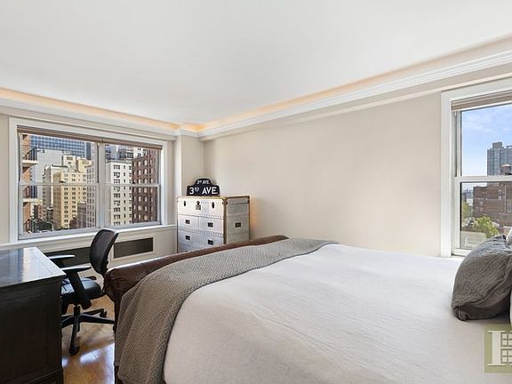 4th image of 166 E 35th St APT 11E