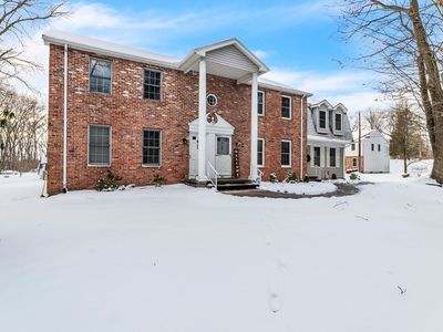 287 Fuller Rd, Chicopee, MA, 01020