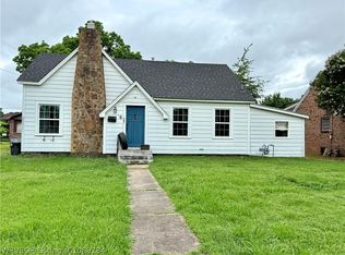 505 E Chism St, Paris, AR 72855