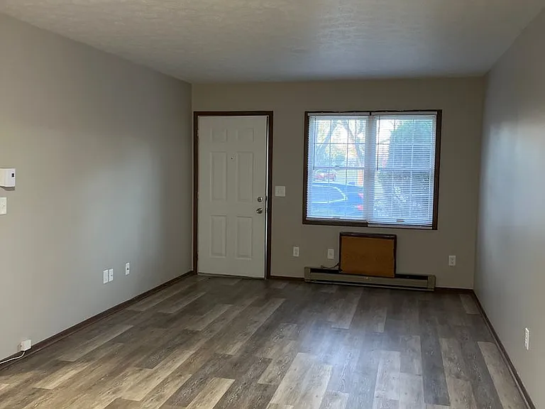 Bank Street Apartments — Photo 11