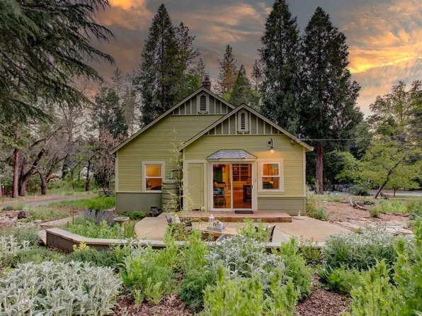 10976 Rough And Ready Hwy, Grass Valley, CA 95945