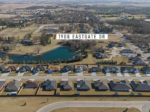 2nd image of 1908 Eastgate Dr