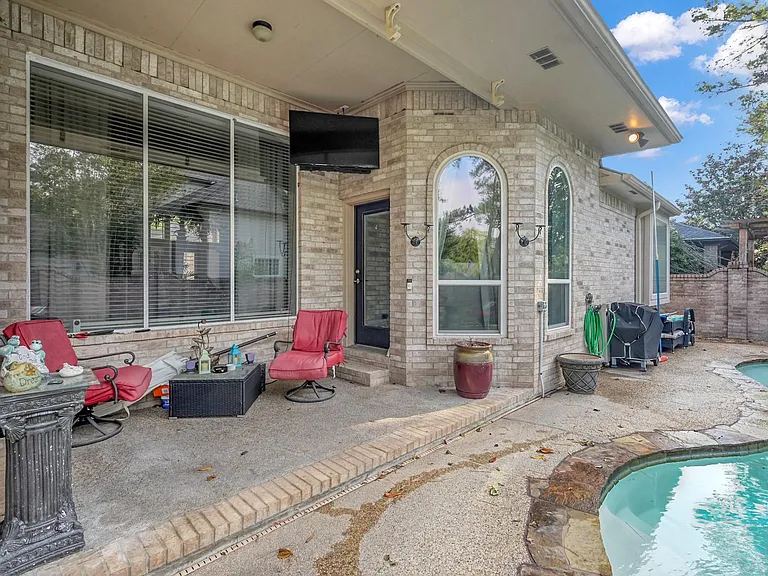 192 Monterrey Rd W — Photo 34
