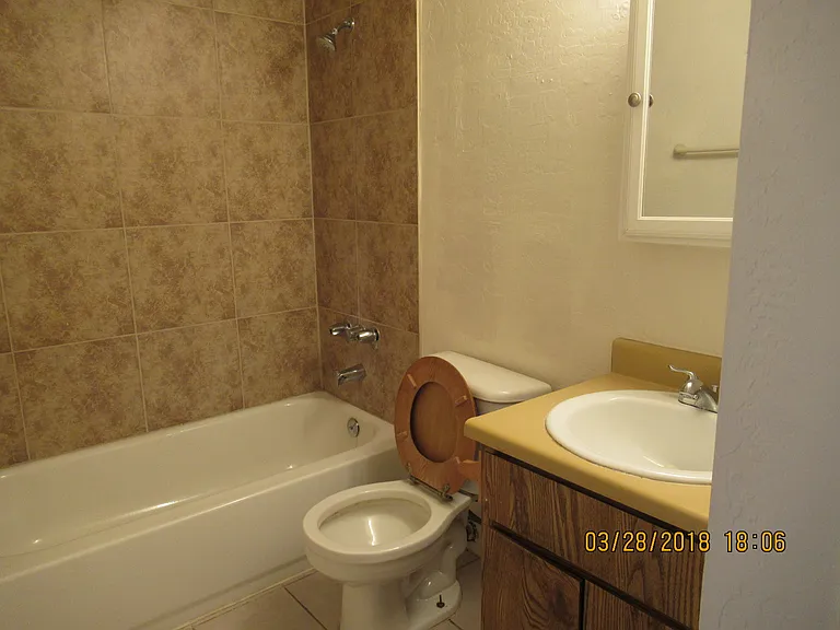 2010 E Sweetwater Ave._SP&Family LLC — Photo 16