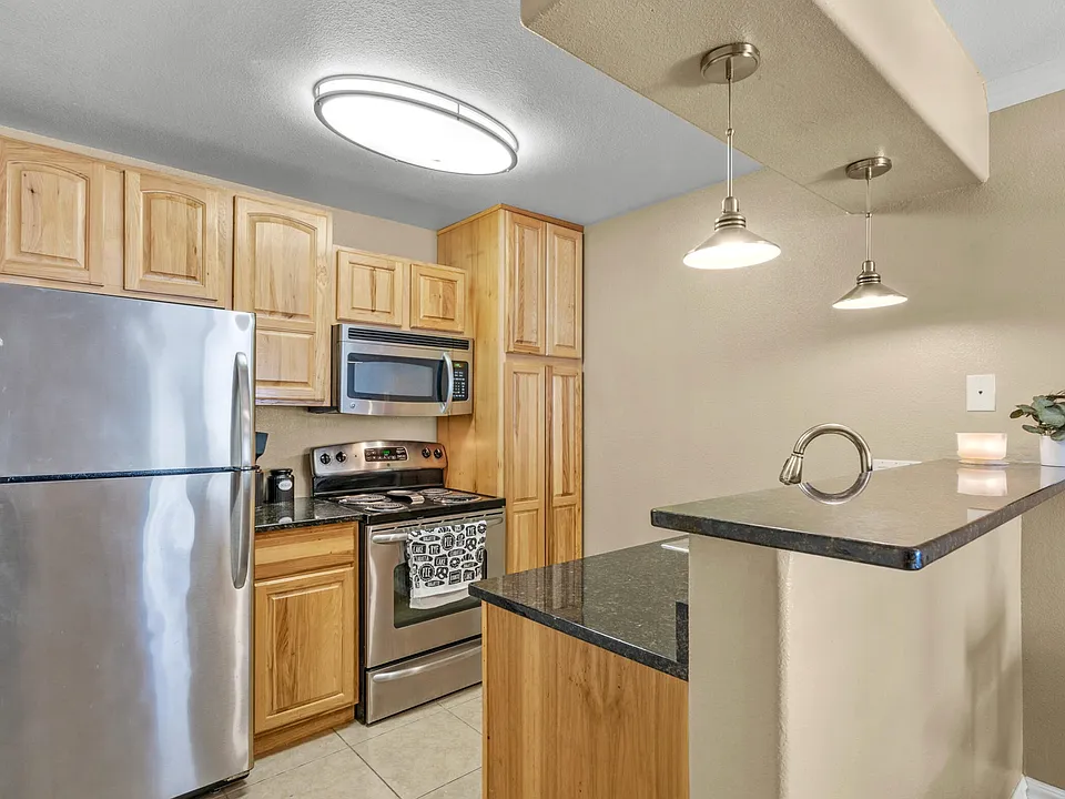 5751 N Kolb Rd #23104