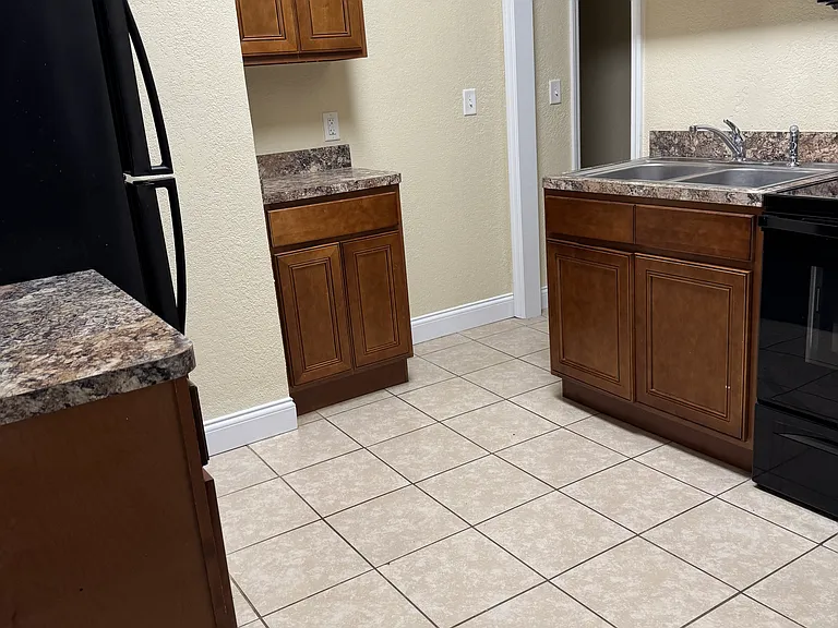 728 S Ingrham Ave #2 — Photo 6