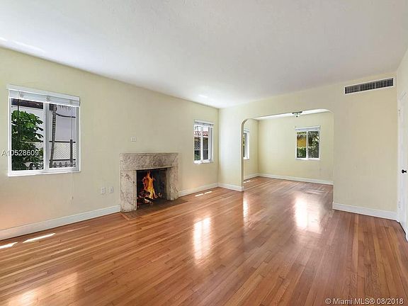 Spacious living room!