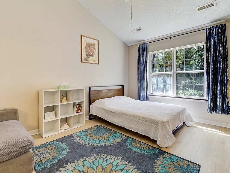201 Adele Ct — Photo 6