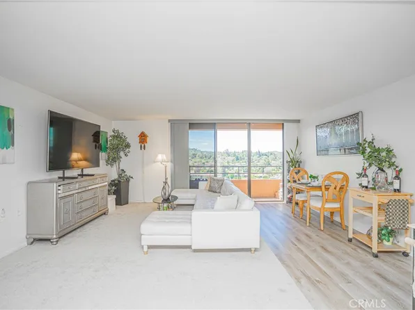 24055 Paseo Del Lago Unit 1106, Laguna Woods, CA 92637