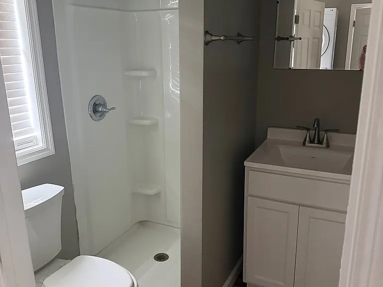 1631 N Ridge Ave #B — Photo 3