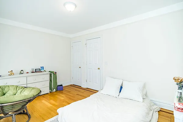 Rented by Century 21 Metropolitan | media 9