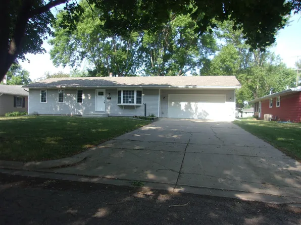 1809 Judd Ave N, Glencoe, MN 55336