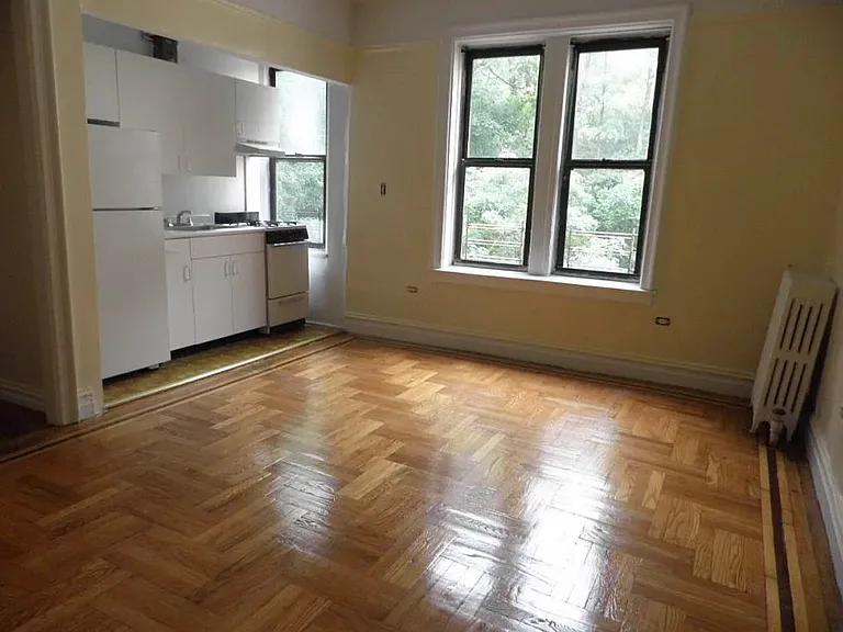 35 Hillside Ave #6I — Photo 5