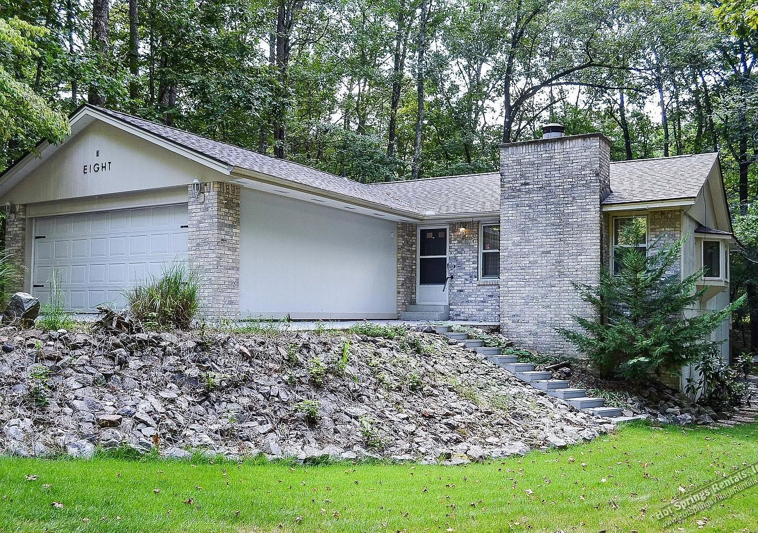 West Gate Area | Home | Unfurnished — Photo 2