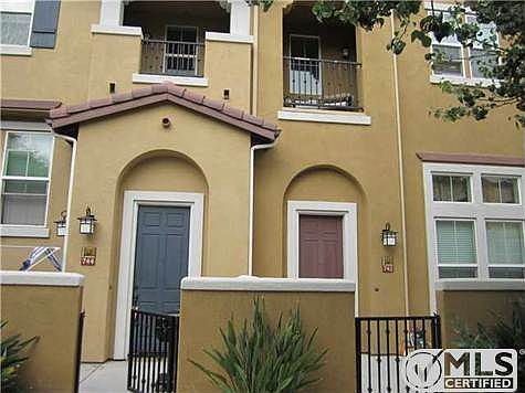 1st image of 742 Mariposa Cir