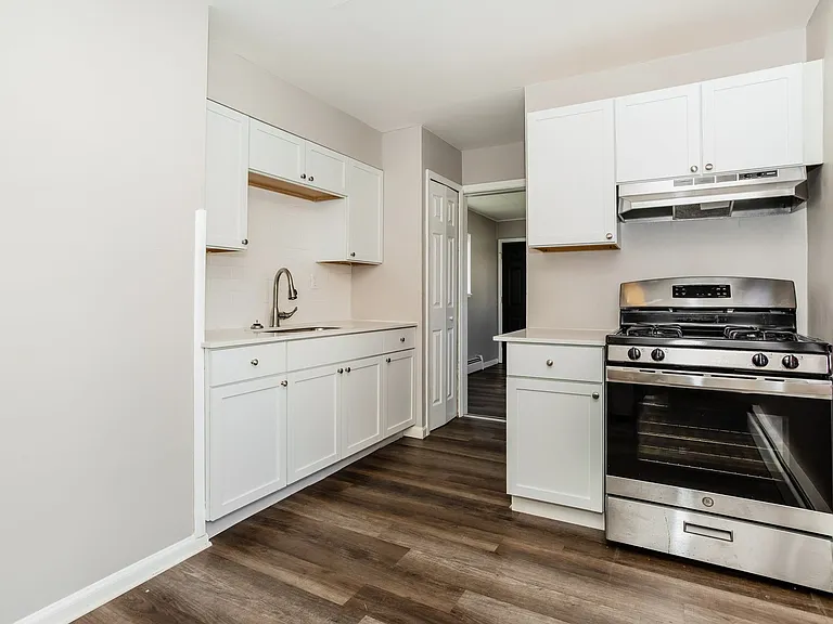 834679_021_kitchen_13338119.jpg