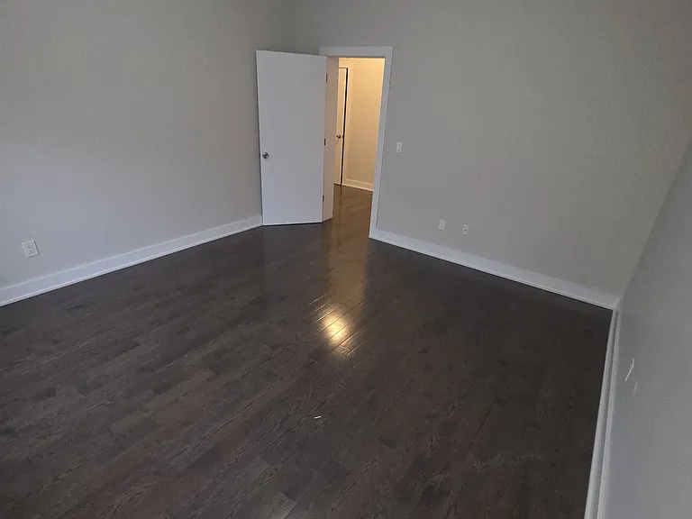 11 Seymour St #10 — Photo 10