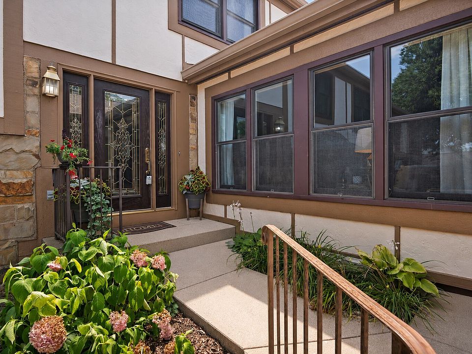 1st image of 1054 Oakview Dr