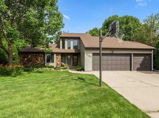 1151 Park Village Dr, Neenah, WI 54956