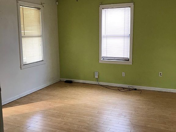 5th image of 3152 Gilmore St