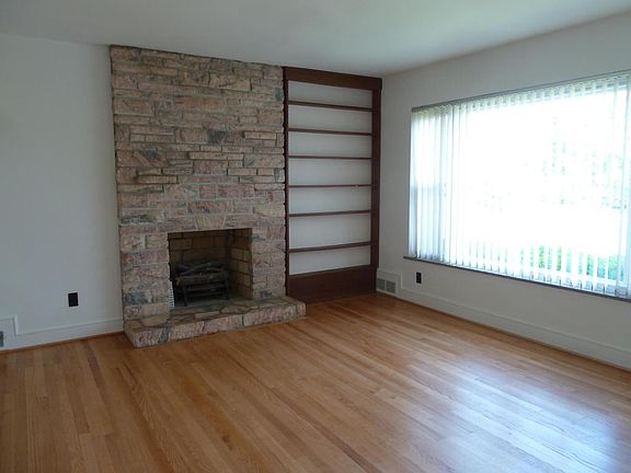 5th image of 4931 Franklin St