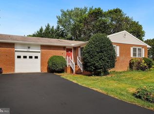 906 Glazebrook Dr, Fredericksburg, VA 22407