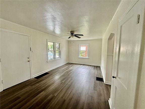 3rd image of 510 E Pierson Ave