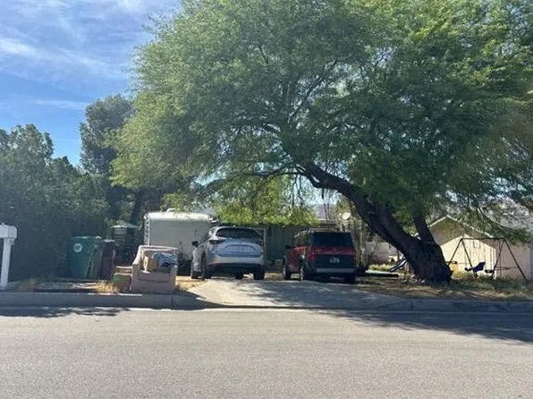 7460 Borrego Trl, Yucca Valley, CA 92284