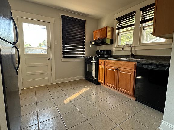 5th image of 3901 W Main St