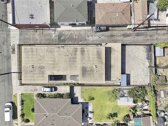 5th image of 10621 San Carlos Ave