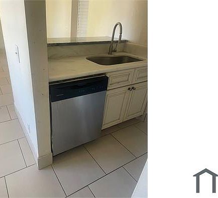 4th image of 518 Meadows Cir #518