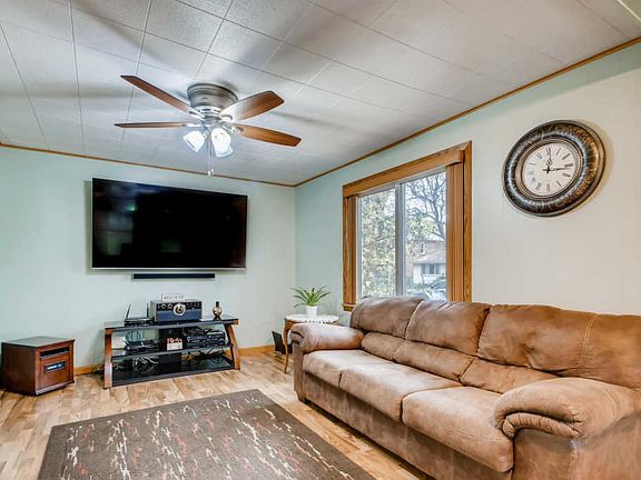 3rd image of 337 Burgess St