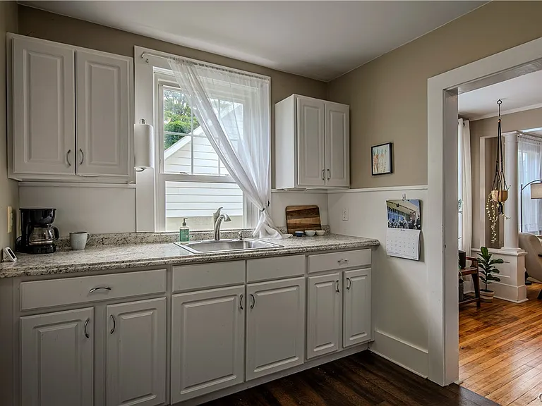 22 Kellogg St — Photo 17