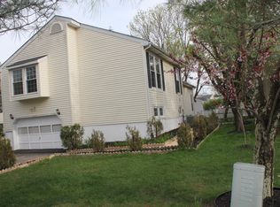3 Ivy Way, Dayton, NJ