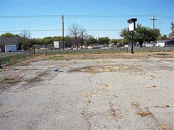 3rd image of 705 Spur 316