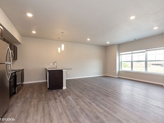 3rd image of 5261 N River Blvd NE