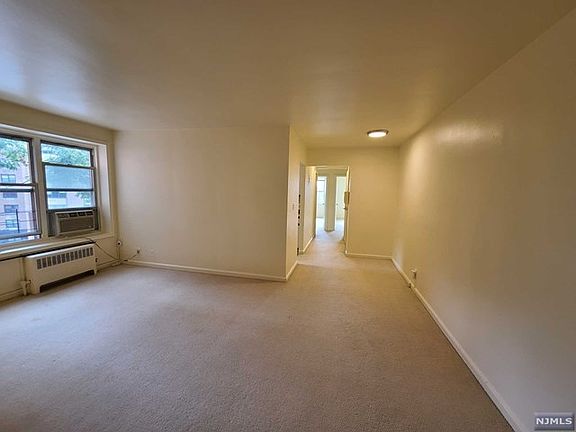 3rd image of 2330 Linwood Ave #3H-303H