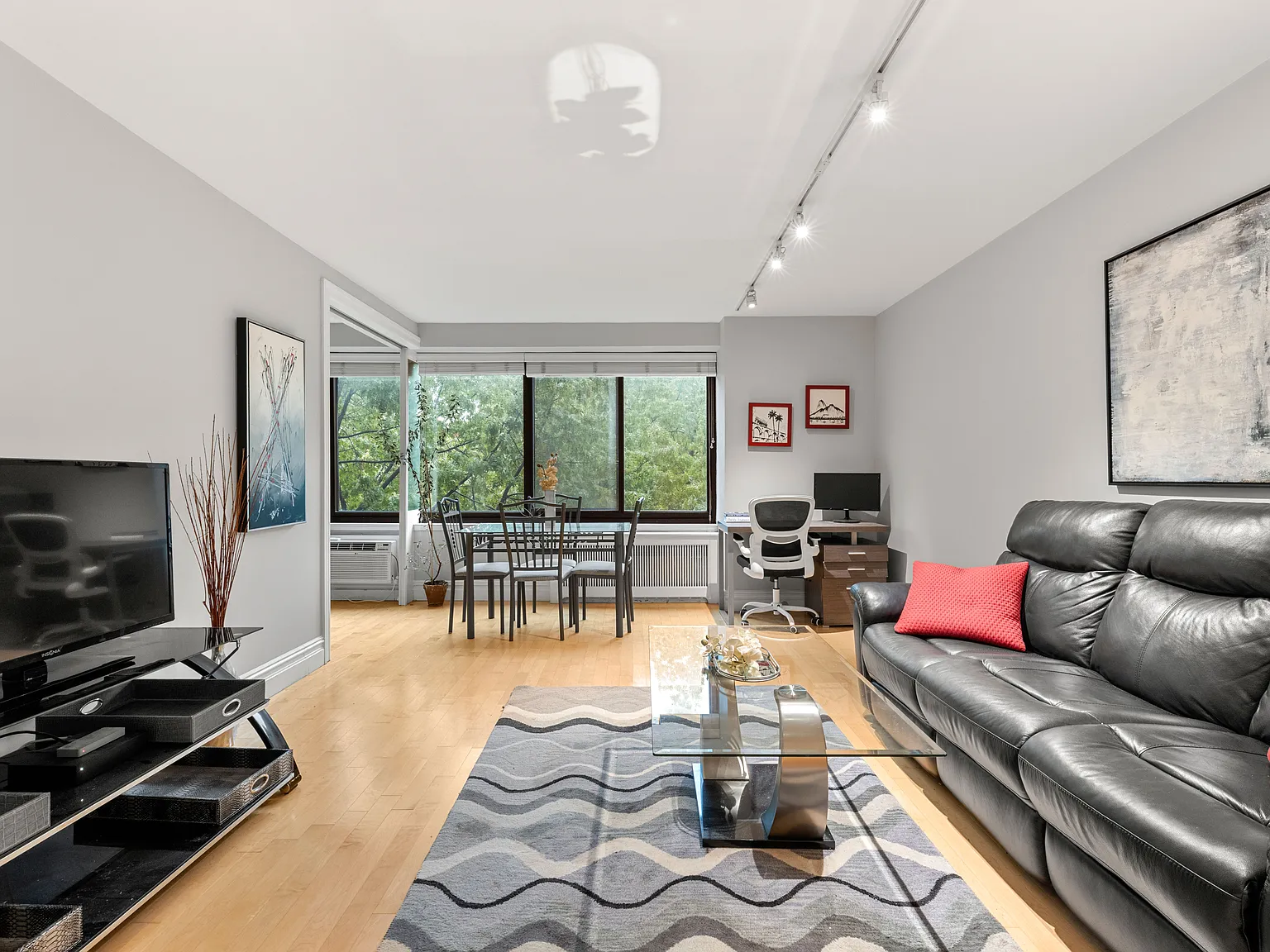 400 Central Park West — Photo 2