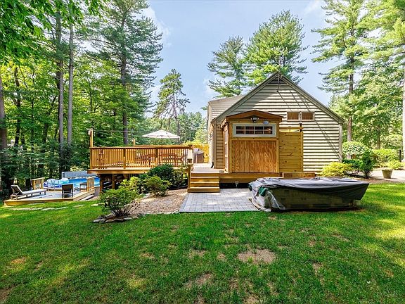 4th image of 33 Pine Arden Dr