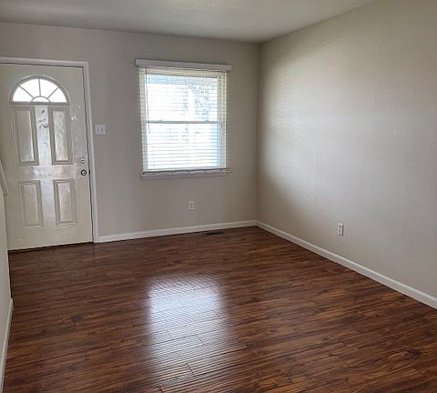4th image of 622 Yale Blvd #1