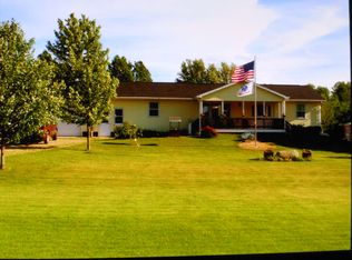 18910 R Dr S, Tekonsha, MI 49092