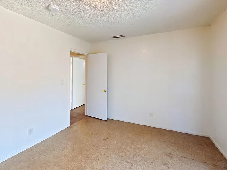 4405 N Dante Ave — Photo 12