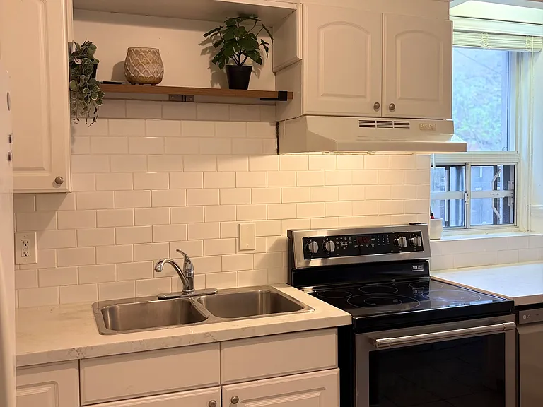 108 Springhurst Ave — Photo 11