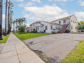 676 W Glenoaks Blvd, Glendale, CA